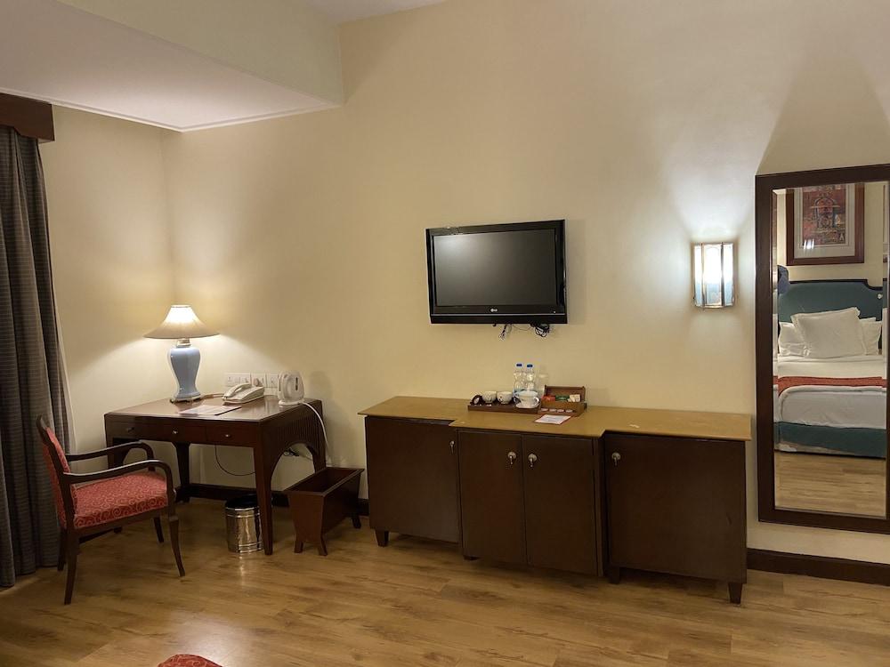 Welcomhotel By Itc Hotels, Cathedral Road, Chennai Zewnętrze zdjęcie